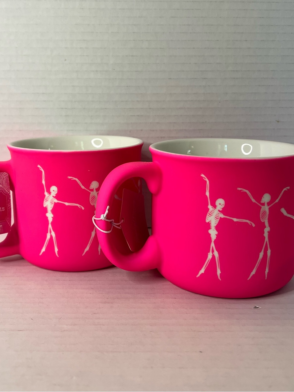 Sunday Morning Ceramics Halloween Neon Pink Dancing Skeleton Ceramic Mug Set New